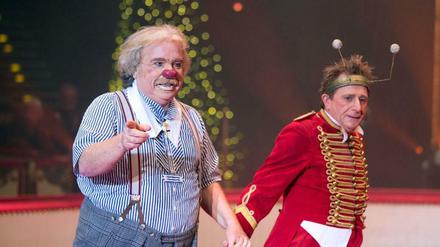 Als Clown Zippo stand Bernhard Paul (links) noch im vergangenen Jahr in der Manege. Noch immer macht er die Regie des Weihnachtszirkusses.