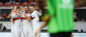 Harnik (3. v. r.) und Ibisevic (2. v. r.) trafen für den VfB.