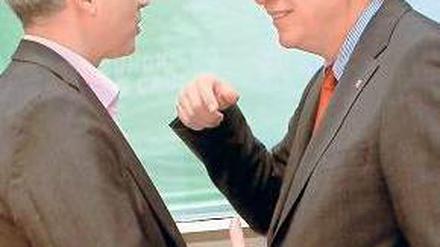 Die Verhandler Al-Wazir (links) und Bouffier. 