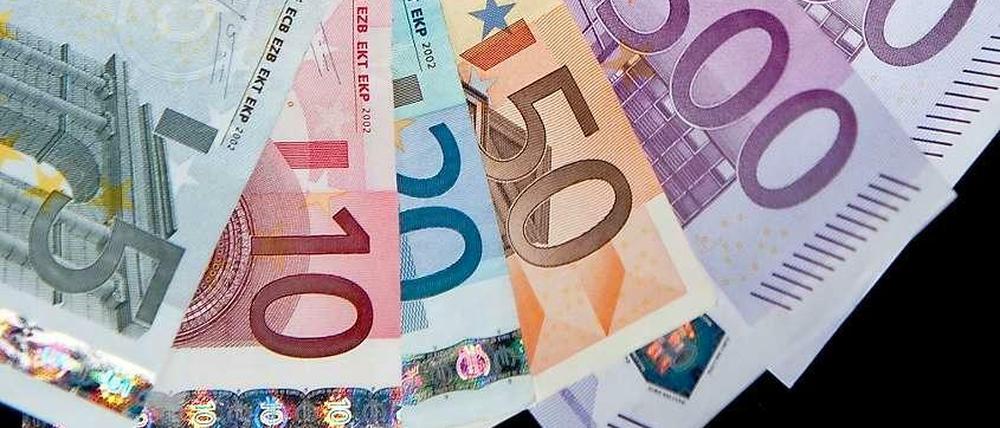 Jede Menge Geld. Finanzvertriebe bieten eine allumfassende Beratung an. 