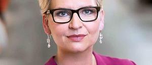 Die 47-jährige Managerin Eva-Lotta Sjöstedt soll das Traditionsunternehmen Karstadt wieder auf Kurs bringen. Es könnte die letzte Chance für den Warenhauskonzern sein.