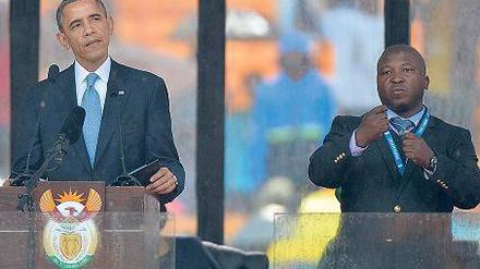 Sicherheitsrisiko. Der falsche Gebärdendolmetscher neben Obama. 