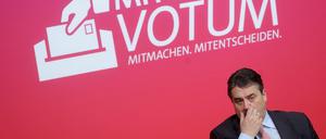 Der SPD-Parteivorsitzende Sigmar Gabriel wirbt für den schwarz-roten Koalitionsvertrag.