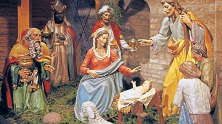 Die Geschichte mit den heiligen drei Königen geht auf Matthäus zurück, die Herbergssuche, die Maria und Josef in Bethlehem in den Stall führt, auf den Evangelisten Lukas. Fotos: culture-images/fai, imago, pa/dpa, pudelek/public domain