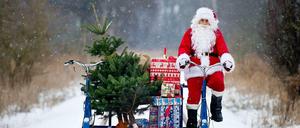 Das Foto ist doch gestellt? Iwo! So sind Weihnachtsmänner in Mellensee schon mal unterwegs.