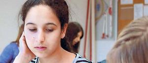 Fallen da die Äuglein zu? Wenn die Schule später beginnt, dauert sie natürlich länger – und das könnte auf Kosten der Freizeitgestaltung am Nachmittag gehen. 