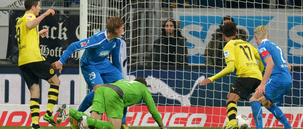 Der Hoffenheimer Torwart Grahl patzt für den 1:2.