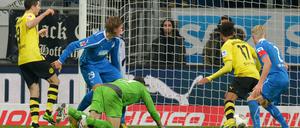 Der Hoffenheimer Torwart Grahl patzt für den 1:2.