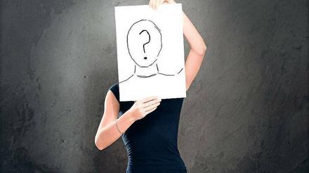 Ohne Gesicht. Gewöhnlich wollen Personaler möglichst viel über künftige Mitarbeiter wissen. Bei der anonymen Bewerbung verzichten sie freiwillig auf Informationen.