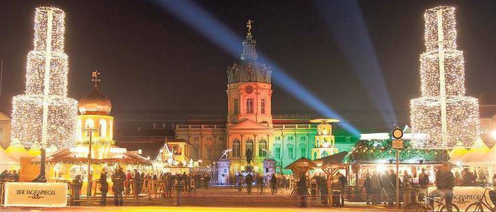 Kinder, ist das schön, Jahr für Jahr. Der Markt vor dem Schloss Charlottenburg.