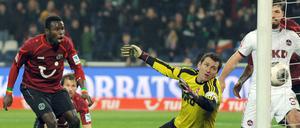 Mame Diouf schießt in der Nachspielzeit das Ausgleichstor für Hannover 96