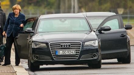 Ein harmloser Unfall - und dann steigt die Kanzlerin aus dem anderen Fahrzeug.