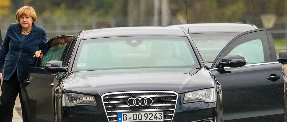 Ein harmloser Unfall - und dann steigt die Kanzlerin aus dem anderen Fahrzeug.