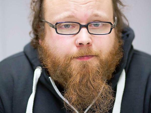Chris Schummert hat sein Abitur auf dem Gymnasium Steglitz gemacht.