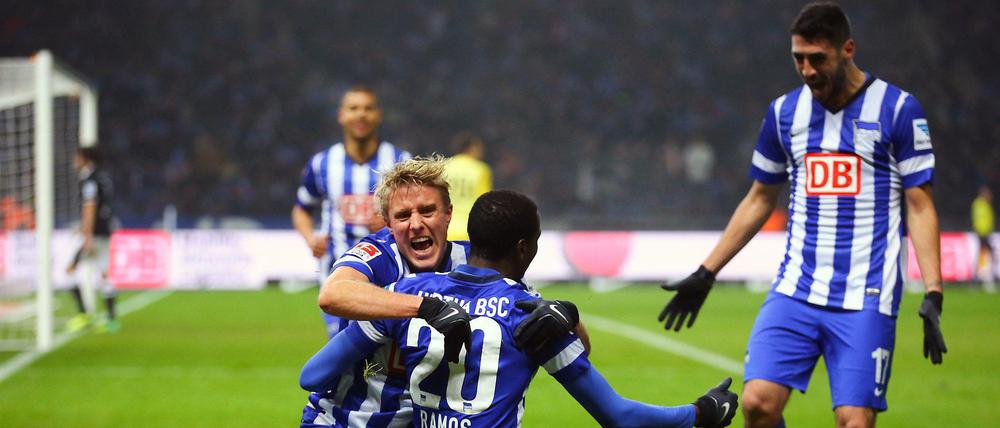 Hertha gewann am Freitagabend durch zwei Tore von Adrian Ramos mit 3:2 gegen Werder Bremen
