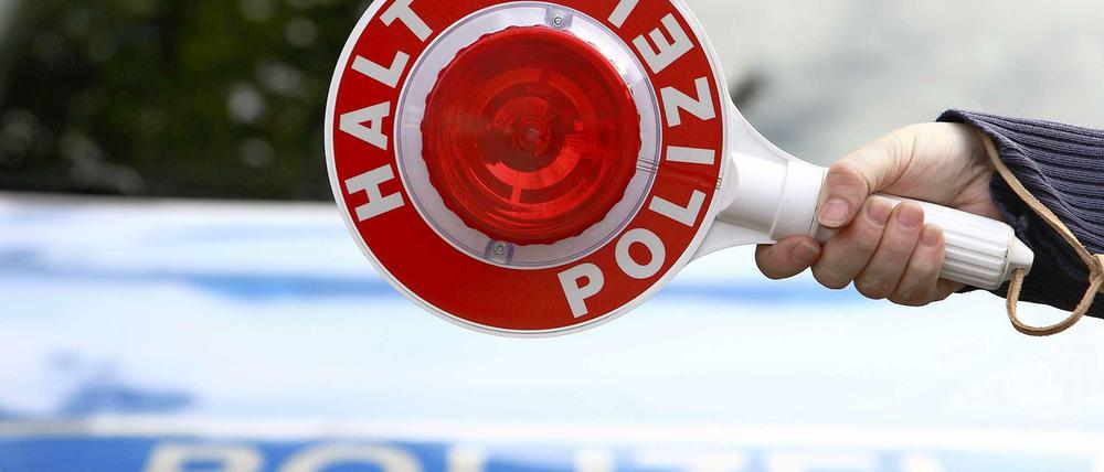 Ende der Fahrt. In anderen EU-Ländern kommen alkoholisierte Autofahrer auch ohne Unfall ins Gefängnis. Und in Italien wird ab 1,5 Promille das Auto eingezogen, wenn der Halter selbst am Steuer saß.
