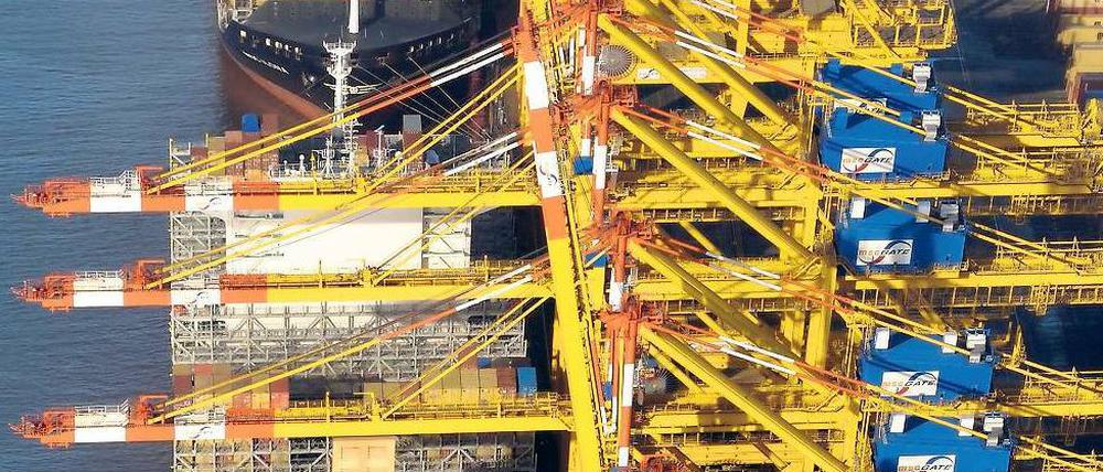 Containerterminal. Heute liegen die Zölle beim Warenverkehr zwischen den Vereinigten Staaten und Europa im Durchschnitt bei vier Prozent.