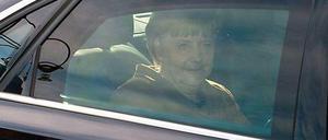 Schutzbedürftig. In ihrem Dienstwagen steht Angela Merkel zwar nicht über dem Gesetz, aber im Zweifel geht ihre Sicherheit vor, sagen Experten.