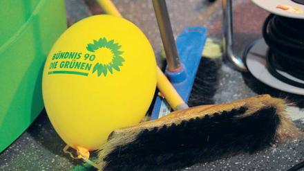 Bloß nichts unter den Teppich kehren. Die Grünen haben ihren Umgang mit Pädophilie in den 80er Jahren untersuchen lassen. Die Partei reagierte damit auf Vorwürfe vor der Bundestagswahl. Foto: Carsten Rehder/dpa