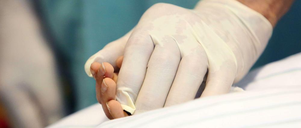 Immer auf die Kleinen: DIe Zustände in den Berliner Kinderkliniken könnten über die Feiertage erneut Chaotisch werden.