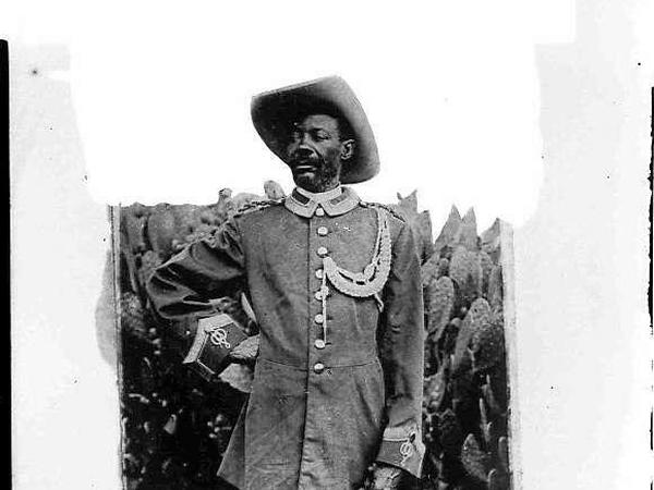 Der namibische Nationalheld Samuel Maherero in Uniform