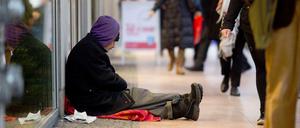 Jeder Siebte lebt in Deutschland an oder unter der Armutsgrenze.