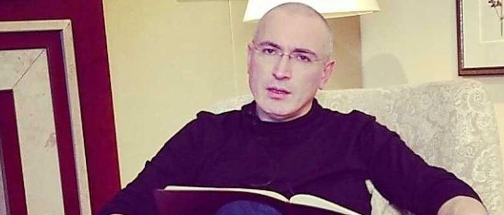 Neue Heimat – oder nur Zwischenstation? Seit Freitagabend logiert Michail Chodorkowski im Hotel Adlon am Pariser Platz in Berlin. 