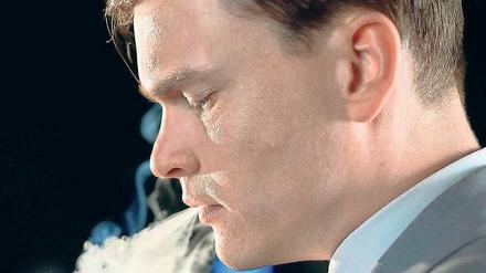 Lebenslänglich. Auch der junge Schmidt, gespielt von Ludwig Blochberger, rauchte schon gern und viel. Foto: ARD