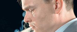 Lebenslänglich. Auch der junge Schmidt, gespielt von Ludwig Blochberger, rauchte schon gern und viel. Foto: ARD