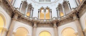 Beflügelt. Die rasante neue Wendeltreppe in der Eingangsrotunde. Foto: p-a/dpa