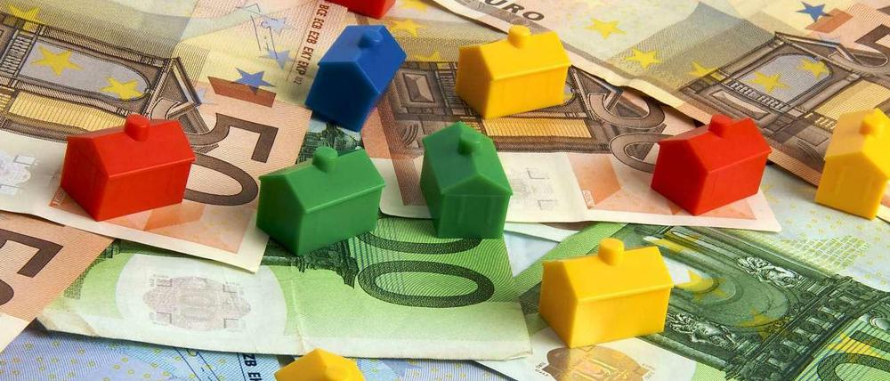 Die Debatte um eine Reform der Grundsteuer wird bereits seit 15 Jahren geführt - Grundstücksbesitzer in Ost und West bleiben weiter im Unklaren.