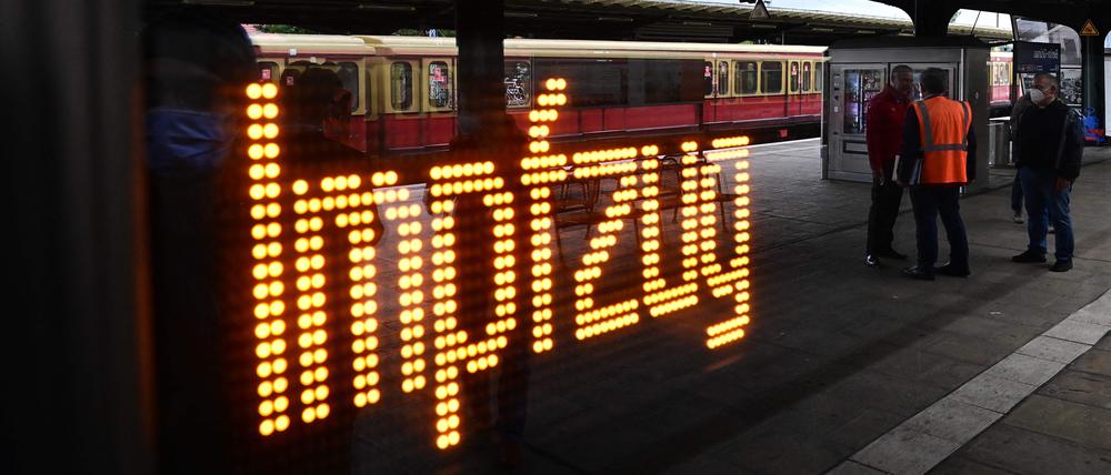 A so-called ‘Impfzug’ (vaccination train) operated by Berliner S-Bahn is pictured in Gruenau near Berlin on August 30, 2021.