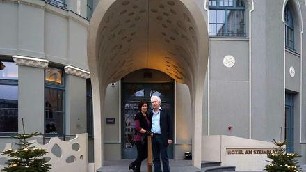 Neuer Luxus in altem Haus. Monika Quindt-Zibell und Axel Zibell gefiel das im Dezember eröffnete Hotel am Steinplatz.