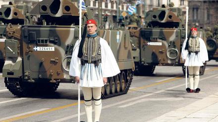 Verdächtig. Um mit den Griechen ins Panzergeschäft zu kommen, sollen deutsche Hersteller wie Krauss-Maffei Wegmann (KMW) Schmiergeld gezahlt haben. Foto: Imago