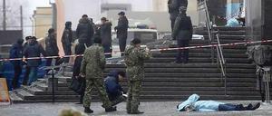 Bei einem Anschlag am Bahnhof in Wolgograd wurden viele Menschen getötet.