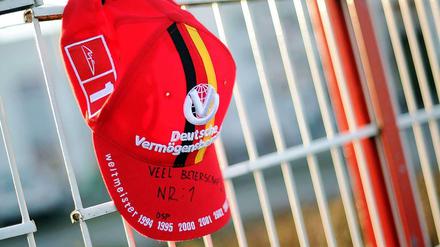 Nicht nur die Familie sorgt sich um Michael Schumacher, der nach einem Skiunfall immer noch in Lebensgefahr schwebt. 