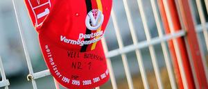 Nicht nur die Familie sorgt sich um Michael Schumacher, der nach einem Skiunfall immer noch in Lebensgefahr schwebt. 