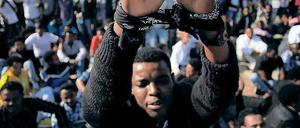 „Wir sind keine Kriminellen“. Mit einer beispiellosen Protestwelle haben Asylsuchende vor allem aus dem Sudan und Eritrea, aber auch einigen anderen afrikanischen Staaten in ganz Israel gegen ihre triste Lage demonstriert.