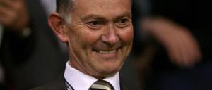 Bei einer Winter-WM würde er nicht so lächeln. Geschäftsführer der Premier League Richard Scudamore.