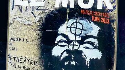 Ende der Vorstellung. Auf Plakaten wurde noch im Dezember für Auftritte von Dieudonné in Paris geworben.