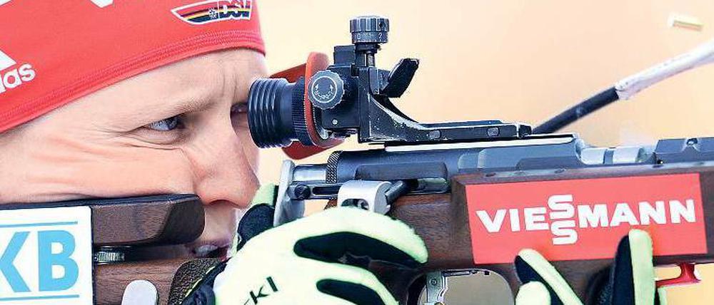 Spezialistin am Abzug. Franziska Hildebrand könnte aufgrund ihrer Stärke beim Schießen in Sotschi für eine Überraschung gut sein. Foto: dpa