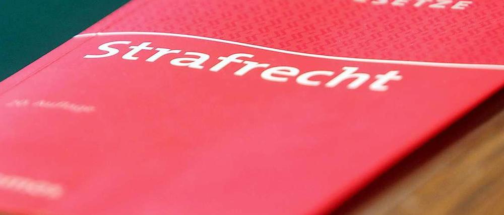 Ein Gesetzesbuch zum Strafrecht