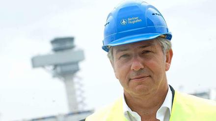 Bauhelm? Berliner Kleiderordnung! Der Regierende hat sich in den kommenden Wochen um den Flughafen zu kümmern. 