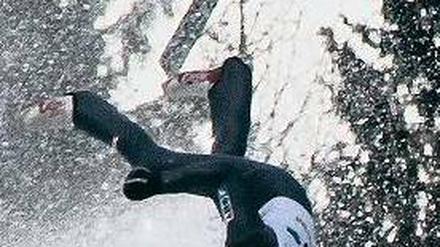 Schlimmer Sturz. Thomas Morgenstern liegt auf der Intensivstation. Foto: AFP