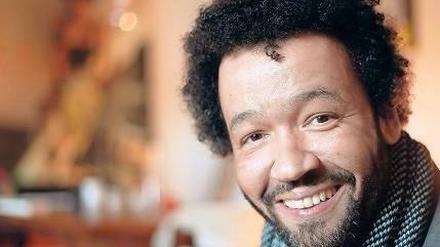 Kölner Spötter. Der Comedian und Musiker Marius Jung will mit seinem satirischen „Handbuch für Negerfreunde“ Vorurteile aufspießen. 
