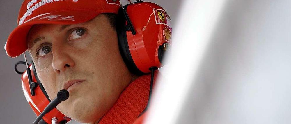 Michael Schumacher sucht die Öffentlichkeit nicht. Nach seiner Sportlerkarriere privatisierte er.