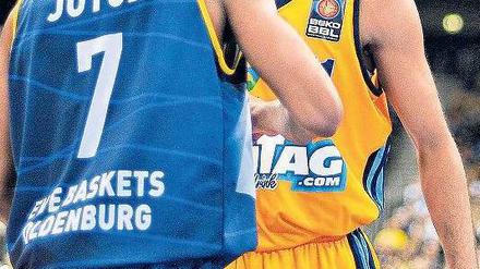 Rangelkiez. In der Arena am Ostbahnhof gab es zuletzt einige Handgemenge. Gegen Oldenburg reizte Akeem Vargas sein Gegenüber Dru Joyce zu einem Ellbogenschlag.