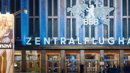 Alles schick. Im ehemaligen Flughafen Tempelhof wurde am Montagabend die Bread & Butter mit einer Party eröffnet. Foto: dpa