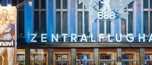 Alles schick. Im ehemaligen Flughafen Tempelhof wurde am Montagabend die Bread &amp; Butter mit einer Party eröffnet. Foto: dpa