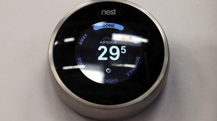 Ein "intelligenter" Raumthermostat von Nest Labs.
